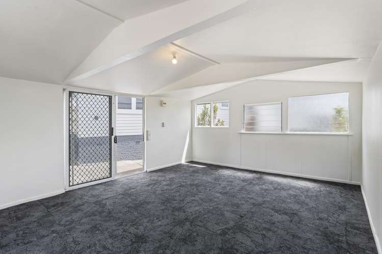 21 Fairclough Road Beach Haven_11