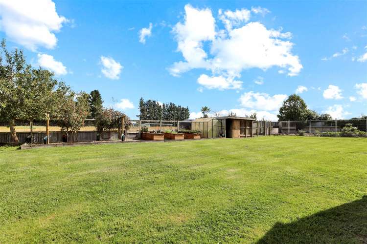 17 Wilkinsons Road Chertsey_22