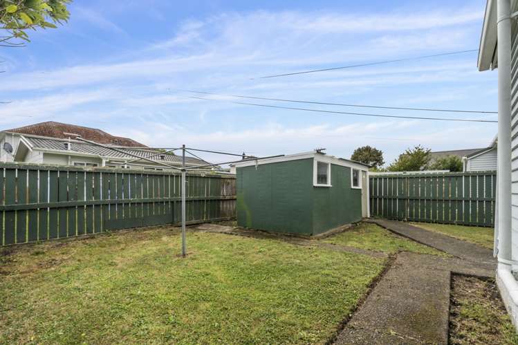 57 Hewer Crescent Naenae_19