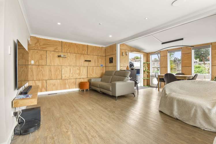 127 Vipond Road Stanmore Bay_7