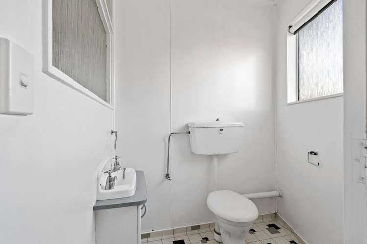 2/9 Lichfield Street Stoke_12