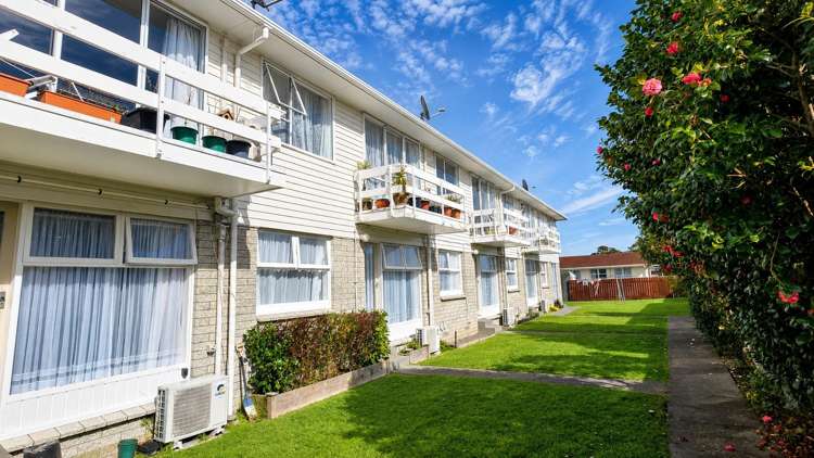 7/10 Trevethick Grove Woburn_13