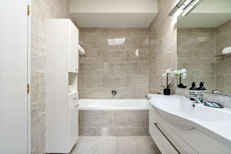 52 Walter Road, Lowry Bay Eastbourne_21