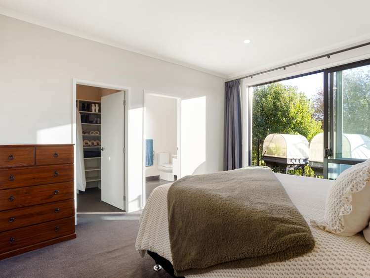 22 Pointon Glade Grandview Heights_12
