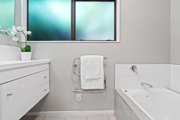 37 Tanekaha Drive Parahaki_12