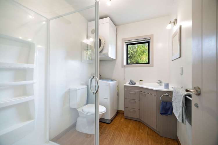 15 Woodbury Rise, Golden Heights, Queenstown_6