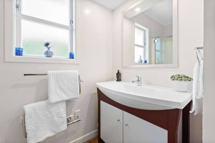 12 Linwood Avenue Forrest Hill_17