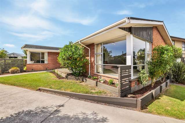 6 Larkhill Place Russley_1