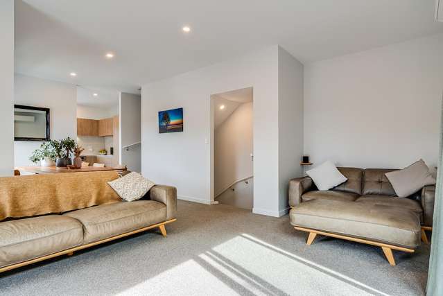 U1/23 Middleton Road Johnsonville_4