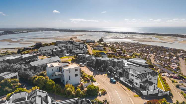 72 Glenstrae Road Redcliffs_37