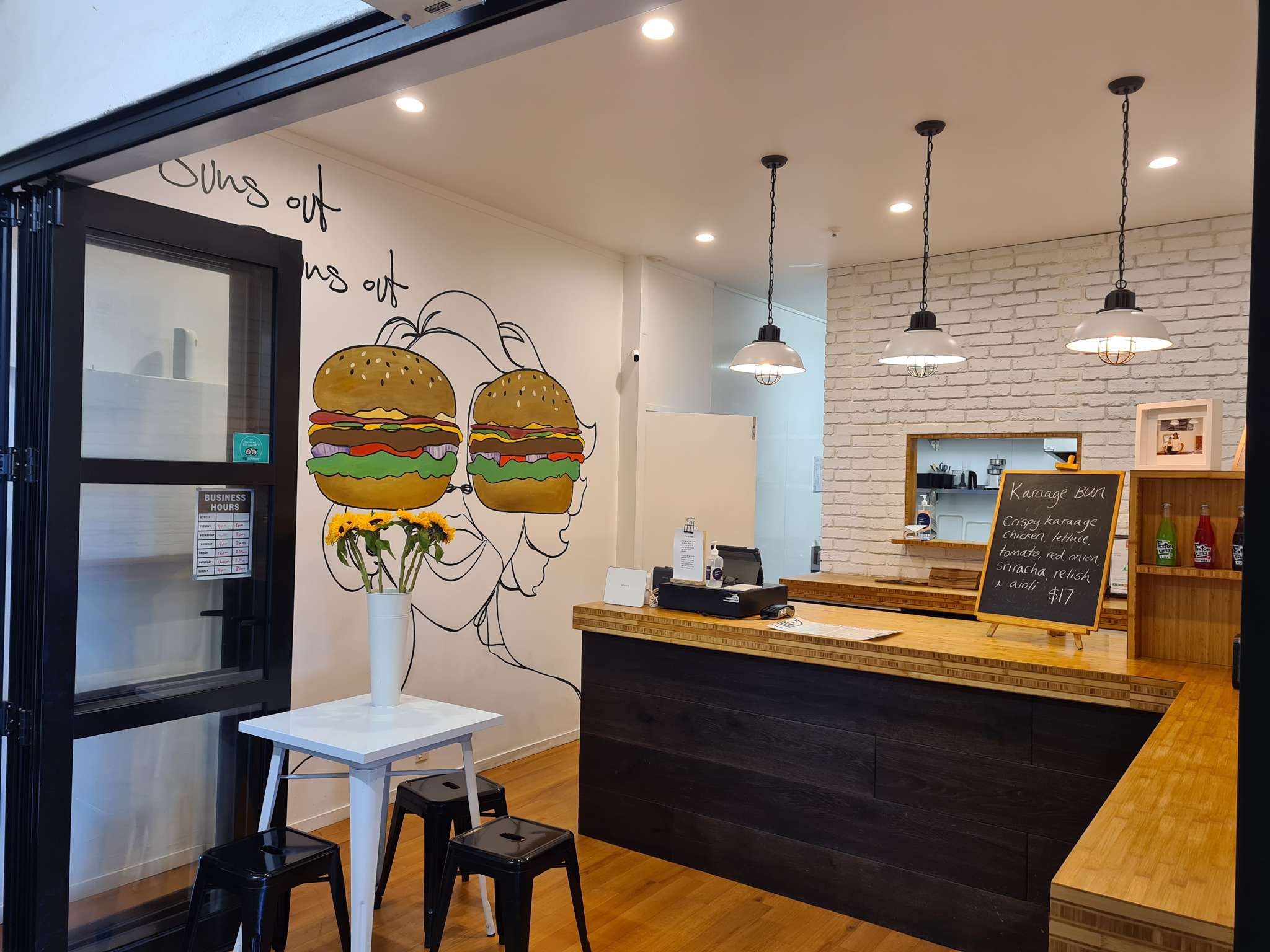 Gourmet burgers and lifestyle on Waiheke