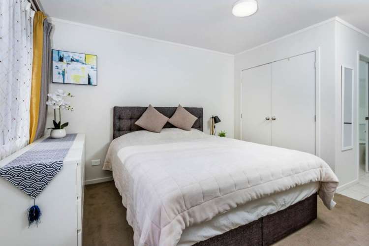 4 Branston Avenue Browns Bay_11