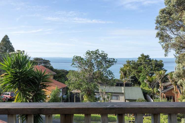 19 Kauri Point Road Laingholm_12