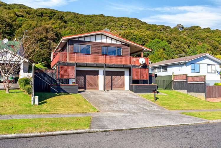 52 Antrim Crescent Wainuiomata_24