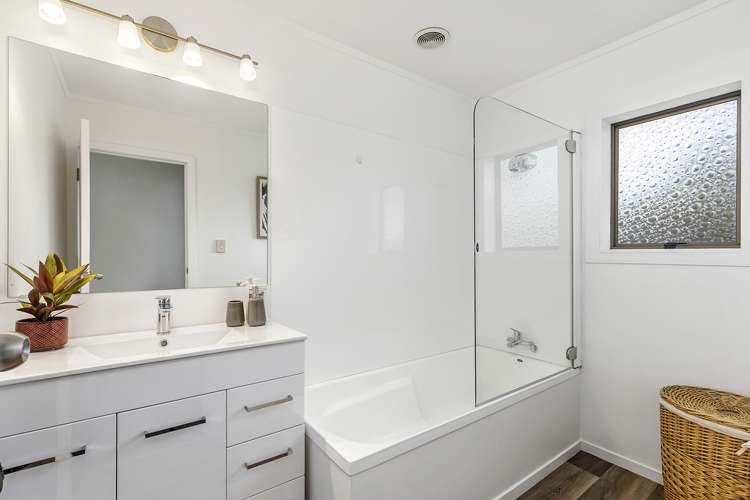 2/8 Motu Place Mount Wellington_9