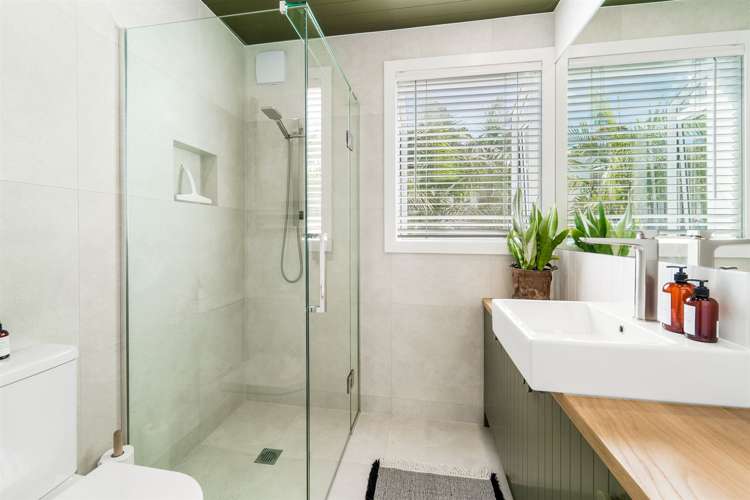 1/86 Beach Road Castor Bay_15