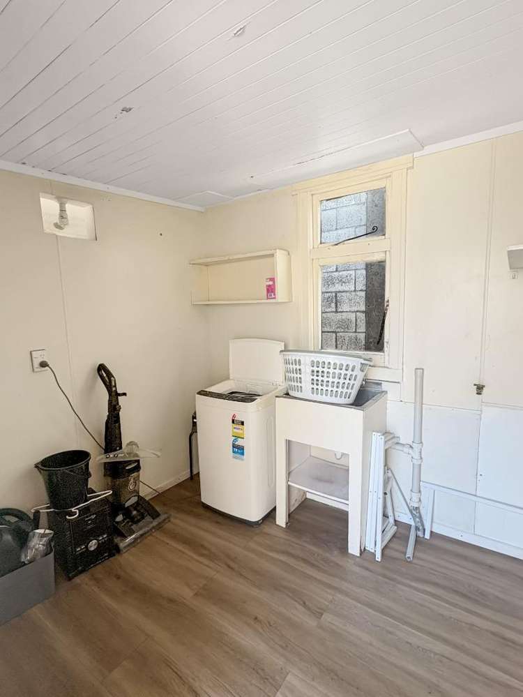 2/402 Queen Street East 10482_9