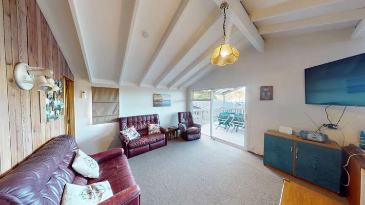 27 Mowhanau Drive 11473_7