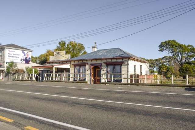 Character home with huge potential in Turakina