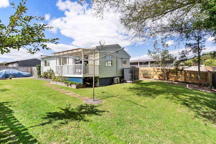 2/137 Awaroa Road Helensville_0