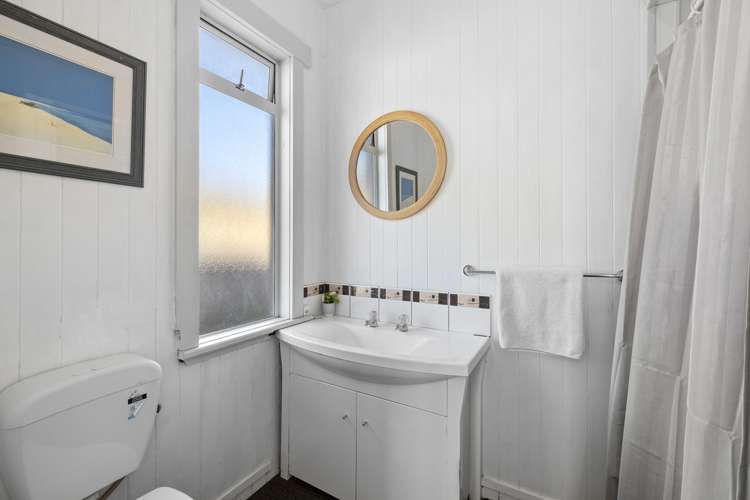 15 Burns Street Westown_14