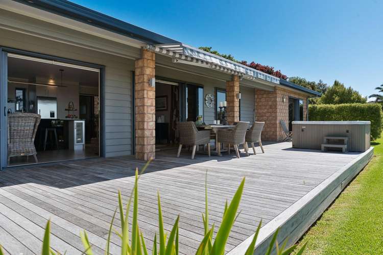 70 Walu Lane Matapouri_13