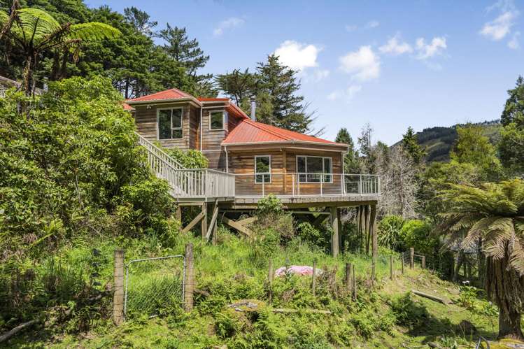 526 Moores Valley Road Wainuiomata_19