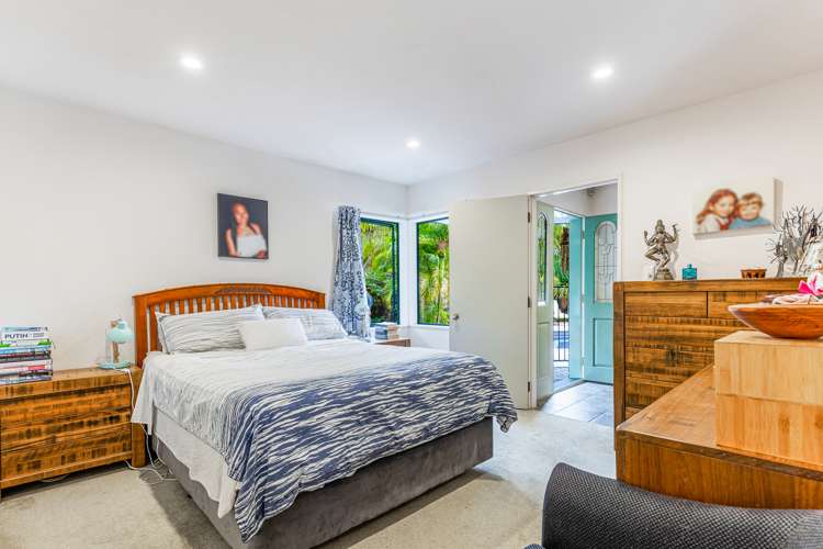 1075 Huia Road Huia_8