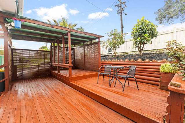 MOTIVATED VENDOR, EXCEPTIONAL LOCATION!!