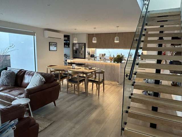 High end 3brdm townhouse with spacious bedrooms