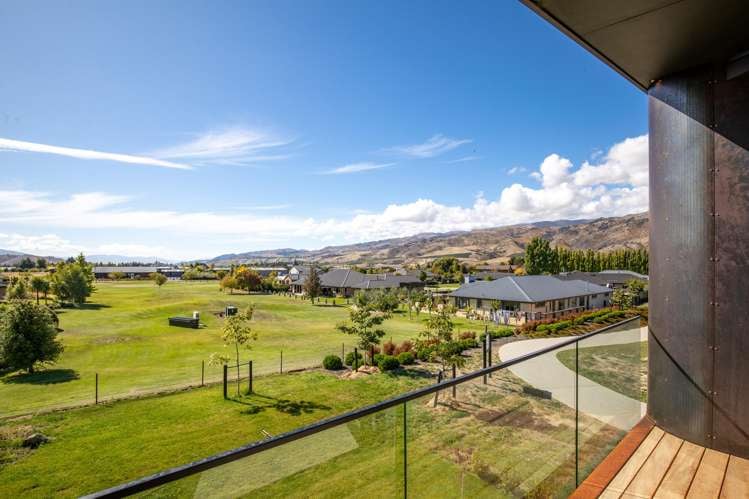 19 Magnum Drive Cromwell_11