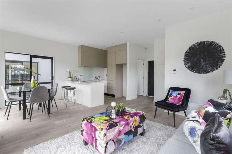 61-B Andrew Road 10679_1