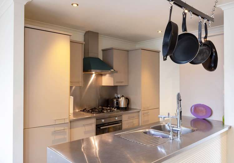 79/305 Evans Bay Parade Hataitai_4