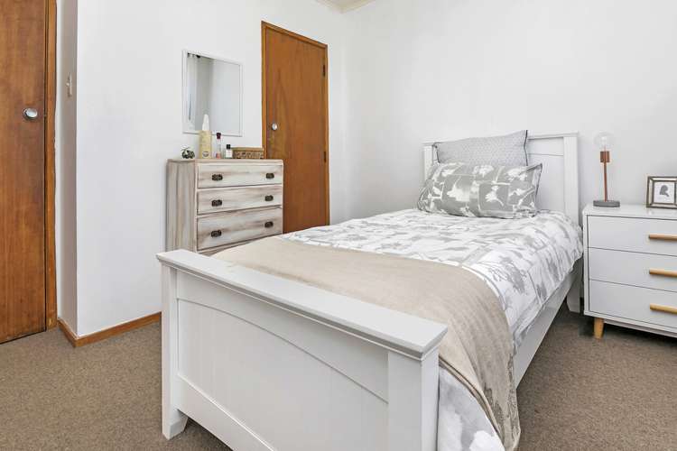 2/132 Onewa Road Northcote_6