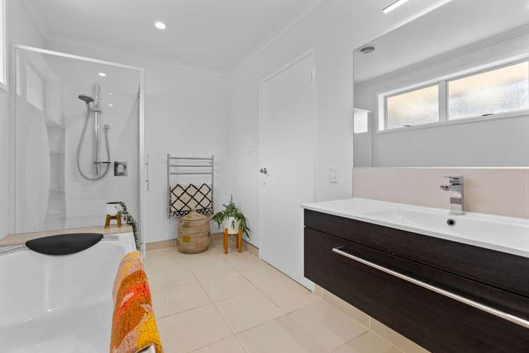 7b Beach Road Omata_11