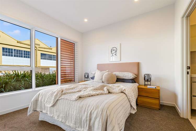 7/27b Hudson Bay Road Hobsonville_17