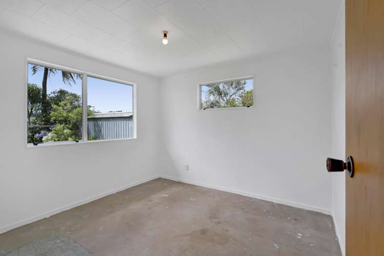 6 Leith Road Okato_9