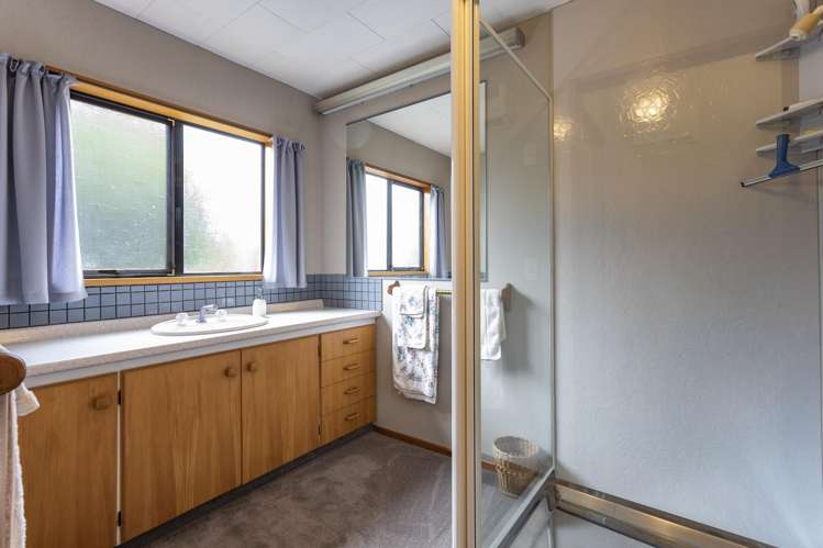 80 Regency Crescent Redwood_13