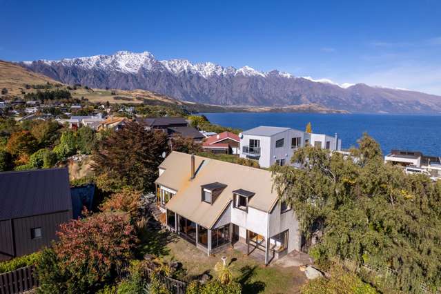 Classic Kelvin Heights with Views & Upside