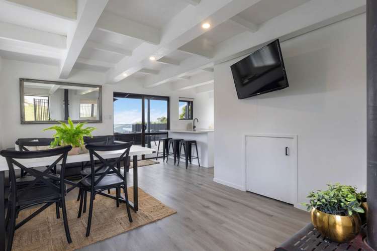 8 Log Race Road Piha_8