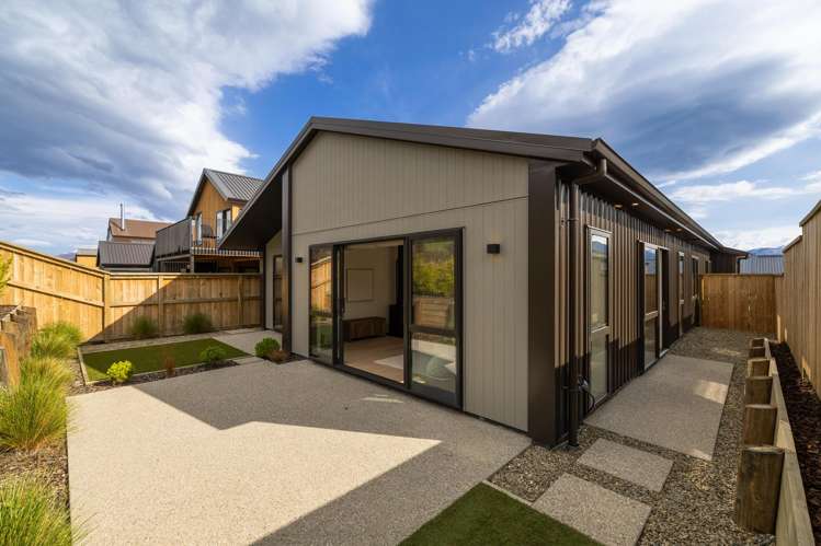 175 Howden Drive, Hanley's Farm Jacks Point_25
