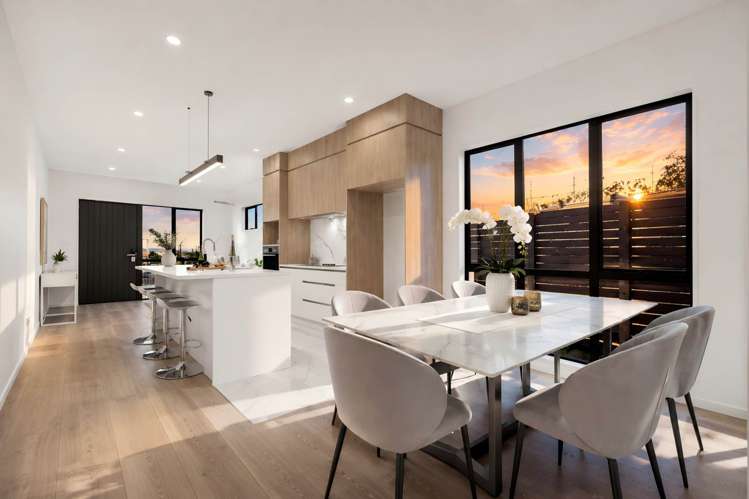 17 Greenbrier Street Westgate_3