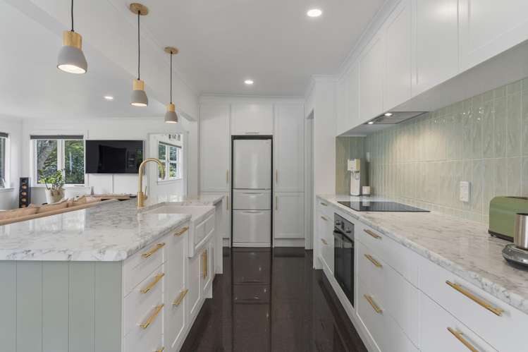 1065 Tairua Road Whangamatā_2