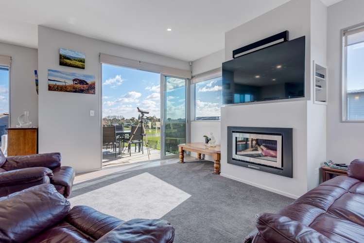 20 Defender Crescent Beachlands_3