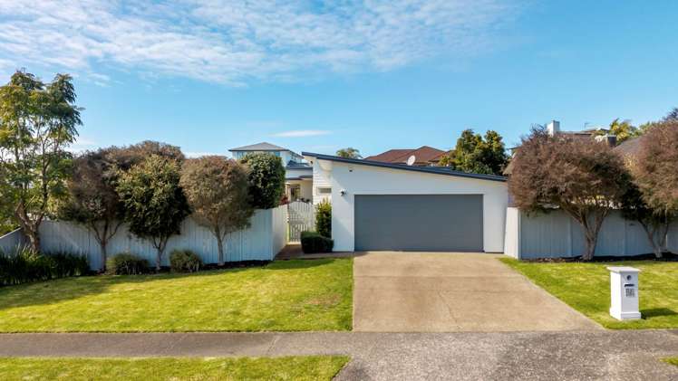 41 Intrepid Crescent Beachlands_12