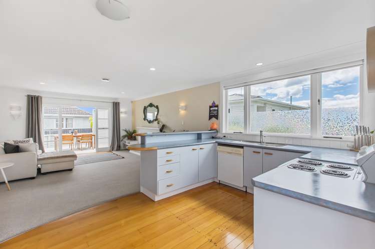 2/10 Tiri Tiri Road Birkdale_4