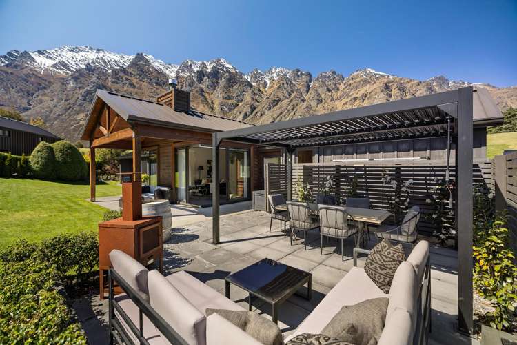 6 Pendeen Crescent Jacks Point_2