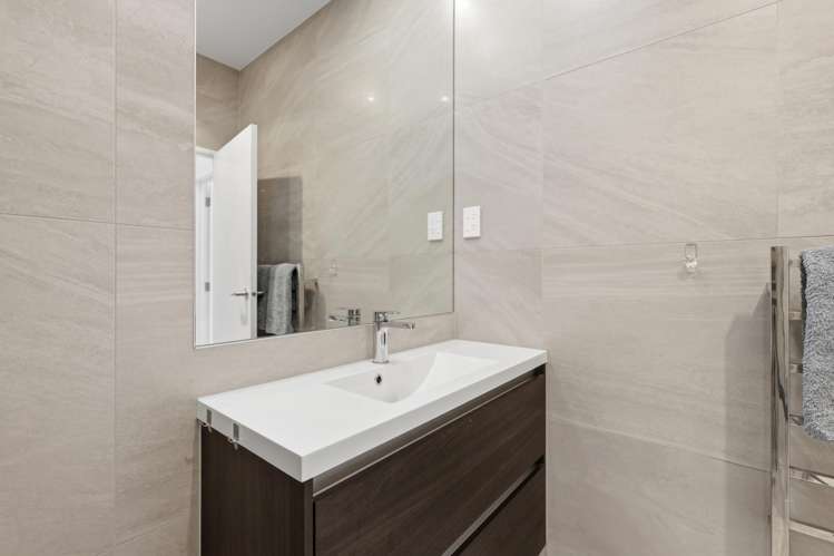 32B Taikura Avenue Red Beach_17