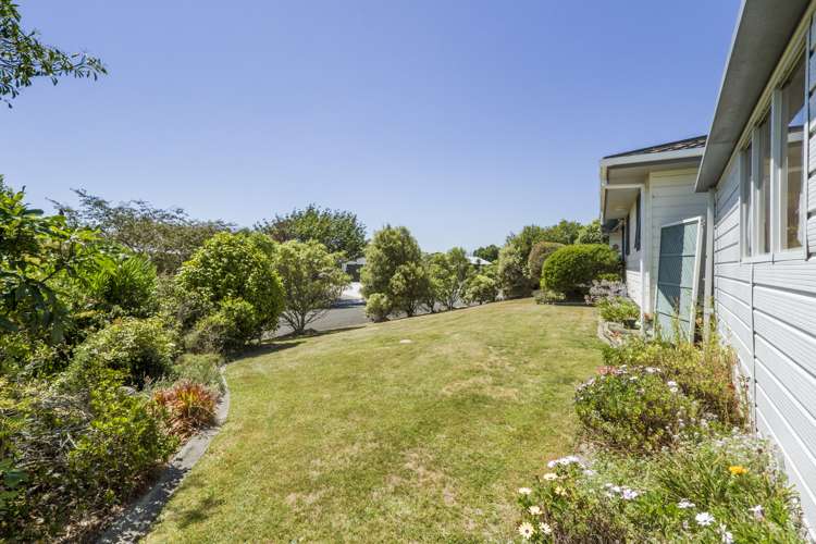 27 Starveall Street Brightwater_13