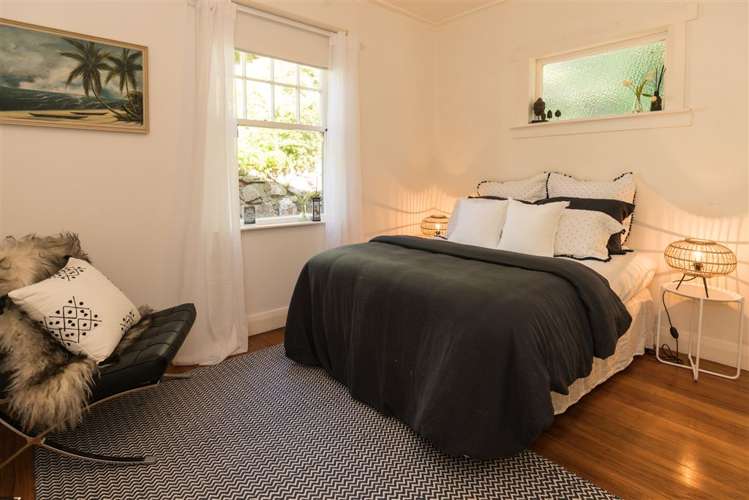 13 Hungerford Road Lyall Bay_7